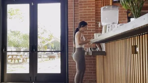 Beautiful brunette with an amazing ass ( NOT OC )