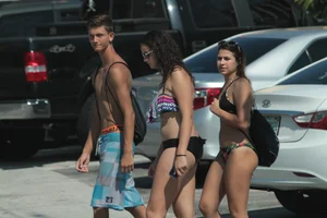 Another gallery of sexy Deerfield Beach girls in bikinis