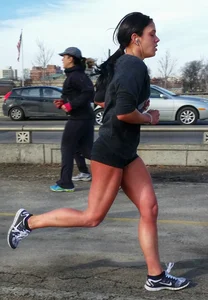 Sexy Lakefornt Marathon runner