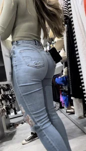 Hot Blonde Pawg In Jeans Shopping