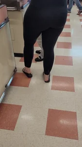 PAWG in leggings + face shot