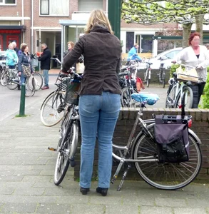 Girls wearing jeans street creepshots