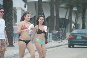 Sexy Florida girls in bikinis