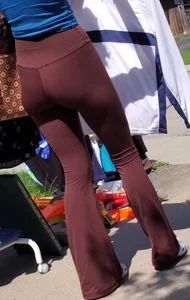 Tight booty with major vpl in leggings