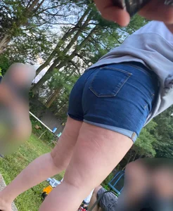 Pawg friend in jean shorts