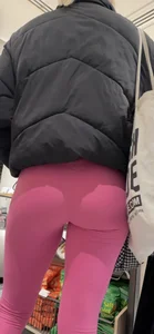 Hot pink leggings in the mall