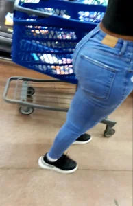 Hot Butt Creepshot Closeups at a Supermarket Gallery