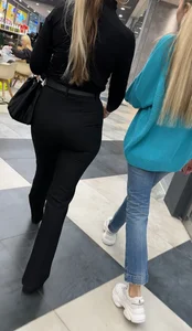MILF Big ass in tight pants on the escalator (OC) w/GIFS