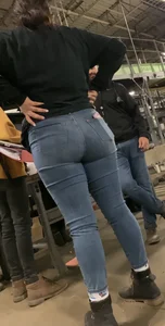 Teen supervisor at work: wide hips and a DUMPTRUCK ass