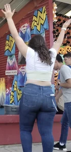 More hot pics of a great bubble ass in tight blue jeans
