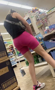 Pawg Milf in pink shorts