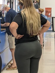 Thick Eastern European PAWG Shopping (OC)