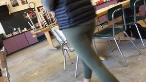 Candid College Teen Girl's Booty in Green Leggings in Class Creepshot
