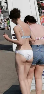 Candid beach and bikini pics