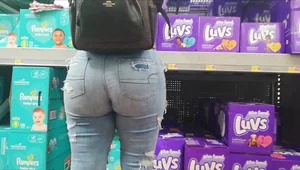 The PERFECT Latina Ass in Tight Jeans