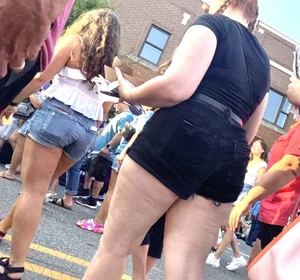 Pawgs at festival