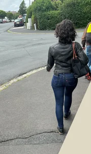 Nerdy girl fills out skin tight levis