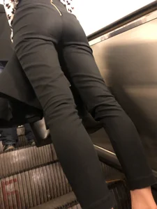 Girl in Black Pants Subway Creepshot on the Escalator - Hot Ass