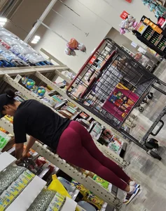 Out In The Wild 24 ( Phat ass ebony in leggins) Must See