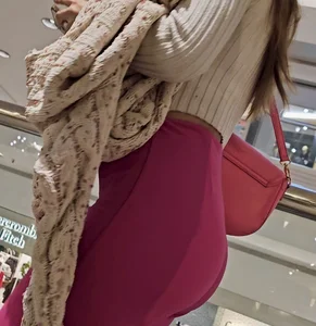 (GIFS) Latina Milf Nice Ass in Hot Pink Trousers