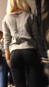 Hot Blonde’s Ass in Tight Black Jeans Creepshot