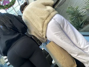 Fat ass can’t fit in those alo leggings