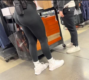Nike store hotties (Black vs Gray)