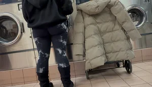 PAWG doing laundry