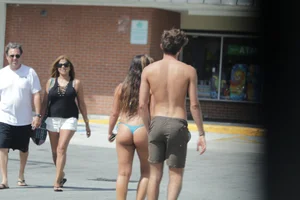 Deerfield Beach bikini babes