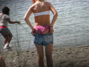 Bikini girls