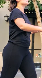 Chubby Milf’s Big Ass in Yoga Pants Street Candid Pics