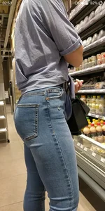 Great supermarket ass in tight blue jeans