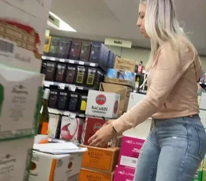 Hot chicks in blue jeans at the supermarket