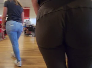 College PAWG with perfect bubble ass w/ Closeups