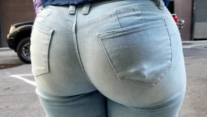 African Milf w/ a Big Ass Booty