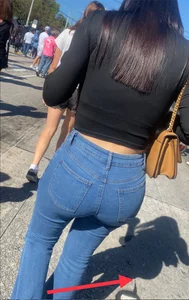 Sexy Latina in tight jeans w| bubble