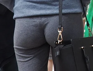 Candid girls in leggings and tights