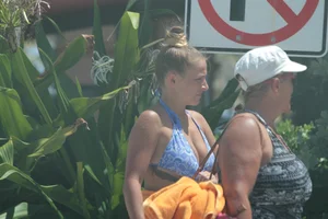 Various sexy Florida beach and bikini girls