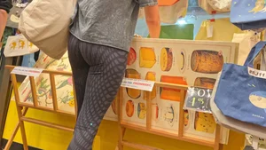 Cute Tight Blonde in Leggings