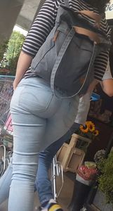 M!ilf in thight blue jeans