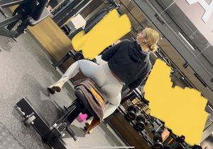 Juicy asses at the gym