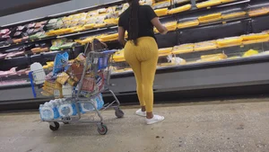 BBL Afro Latina MILF Bending Over