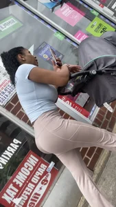 Thick Latina Milf in flare leggings (OC) (GIFs)