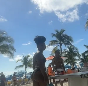 Ebony jiggly bubble