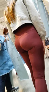 Very Cute and Fit Petite PAWG [OC]