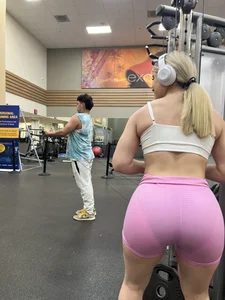 Best set today😈 bubble butt see through spandex at gym