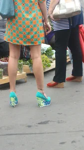 Market Creepshot Skinny Legs