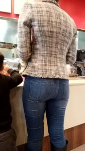 Latina Milf in tight jeans