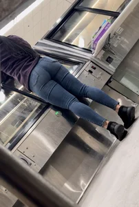 Nice tight Latina ass in jeans VPL (OC)