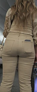 PAWG in light brown Jeans.